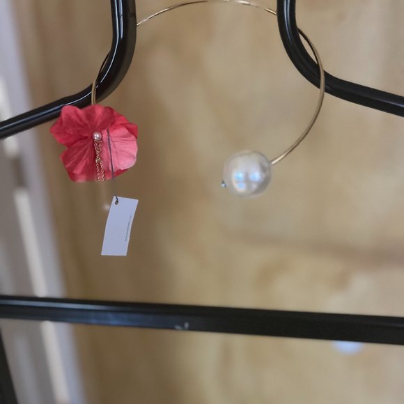 Anton Heunis Coral Red Flower And Pearl Necklace and matching bracelet - Picture 5 of 5